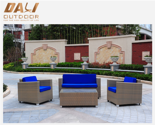 Set di divani da giardino in rattan da 4 pezzi